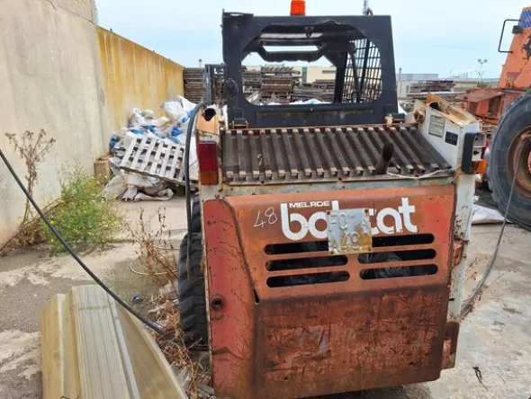 48#8350 BOBCAT MINI PALA