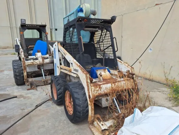 48#8350 BOBCAT MINI PALA