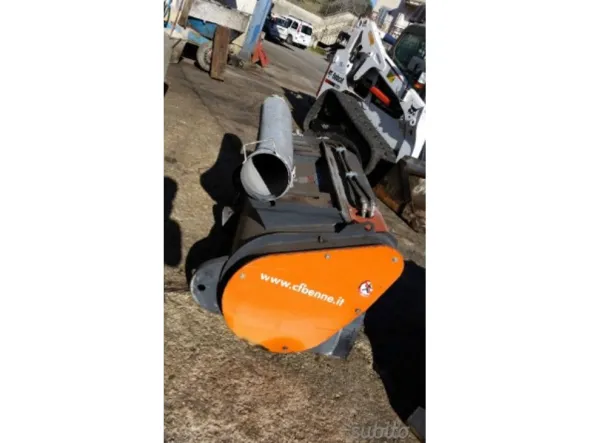 BOCAT COMPLETO DI SPAZZATRICE E BENNA
