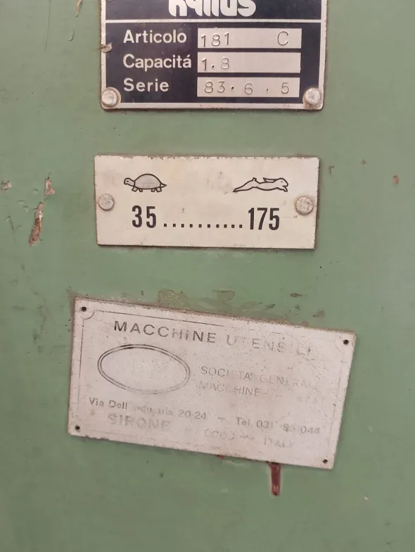 Bordatrice ad aria a gambo lungo Hyllus