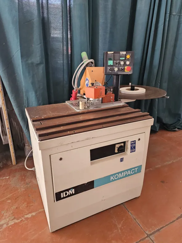 Bordatrice manuale IDM KOMPACT a norme CE