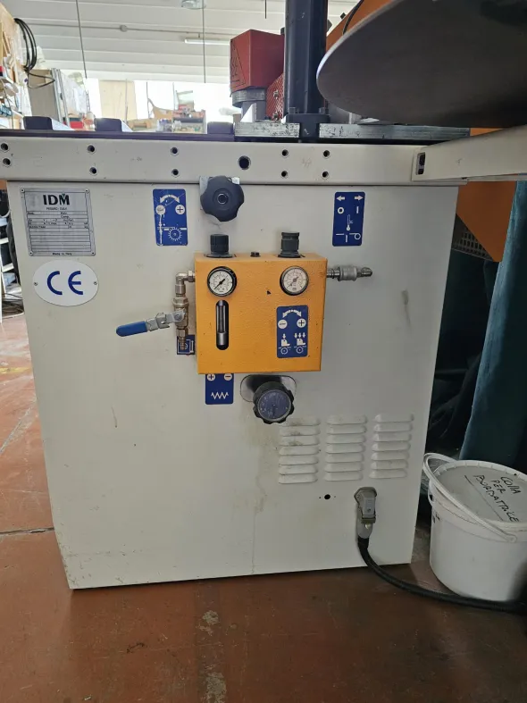 Bordatrice manuale IDM KOMPACT a norme CE