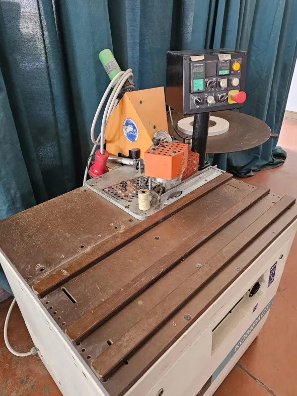 Bordatrice manuale IDM KOMPACT a norme CE