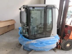 26#3117 Cabina Per Pala Gommata New Holland W130