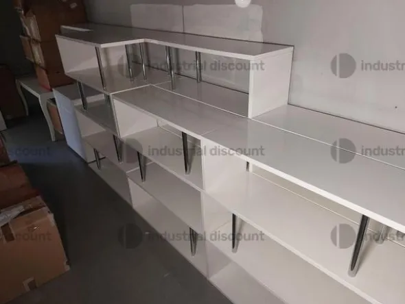 8#8952 Calzature e arredo ufficio