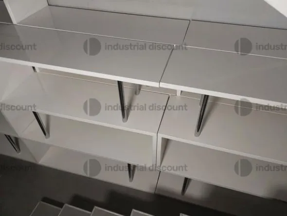 8#8952 Calzature e arredo ufficio