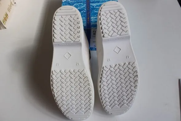 95#5240 Calzature sanitarie Safe Way