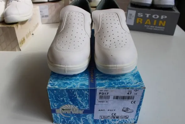 95#5240 Calzature sanitarie Safe Way