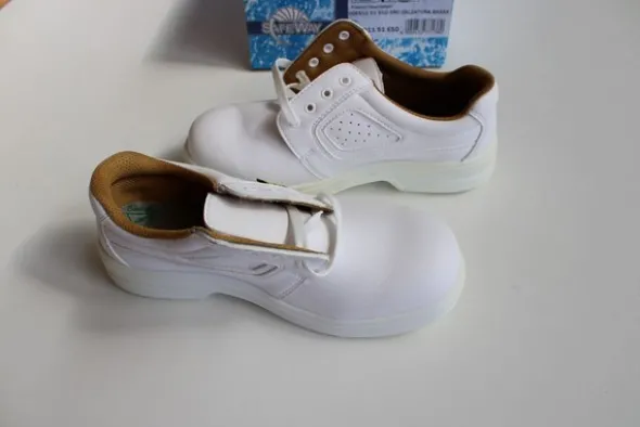 94#5240 Calzature sanitarie Safe Way