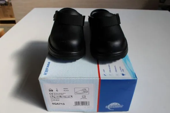 107#5240 Calzature sanitarie Safe Way A101