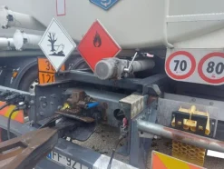 3#7657 Camion cisterna Daf 460
