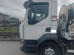 7#7657 Camion cisterna Renault trucks
