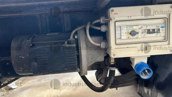 1#9935 Camion Nissan Cabstar con cestello