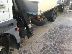 1#9935 Camion Nissan Cabstar con cestello