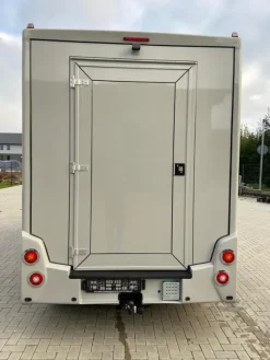 Camion per il trasporto di cavalliRenault Master 2024