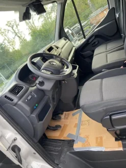Camion per il trasporto di cavalliRenault Master 2024
