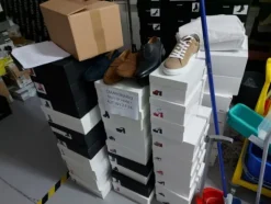 77#8119 Campionario capi d'abbigliamento e scarpe