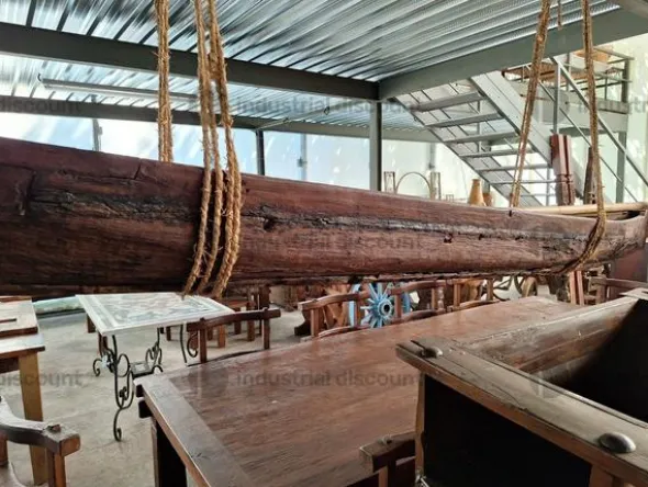 8#9425 Canoa Borneo e Armadietto con Sculture Timor