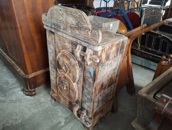 8#9425 Canoa Borneo e Armadietto con Sculture Timor