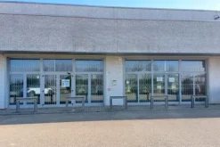 #23007 Capannone ad uso commerciale con cortile