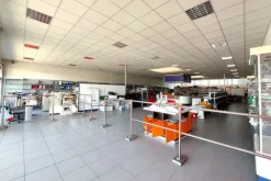 #23007 Capannone ad uso commerciale con cortile