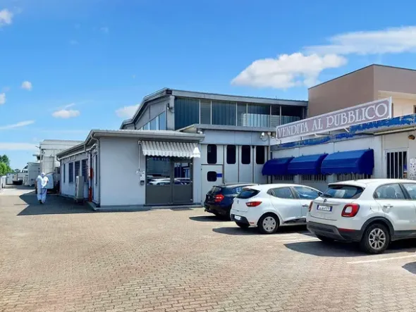 #24131 Capannone artigianale adibito alla produzione e al commercio