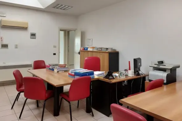 #22063 Capannone artigianale con cortile
