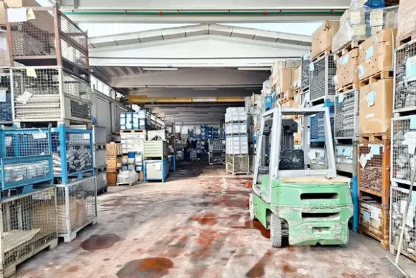 #23902 Capannone artigianale con uffici e residenza