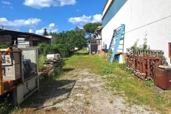 #23902 Capannone artigianale con uffici e residenza