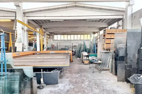 #23902 Capannone artigianale con uffici e residenza