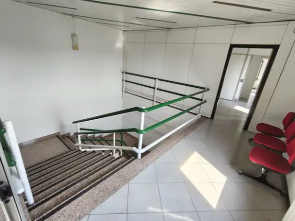 #2639676 Capannone a Venegono Inferiore con area esterna