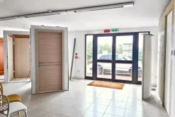#25835 Capannone commerciale con ampio piazzale