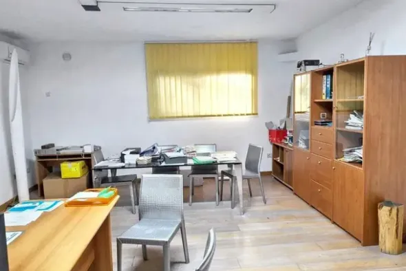 #25835 Capannone commerciale con ampio piazzale