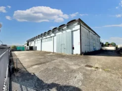 #23858 Capannone commerciale con uffici e area pertinenziale