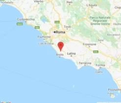 #14735 Capannone commerciale e corte privata