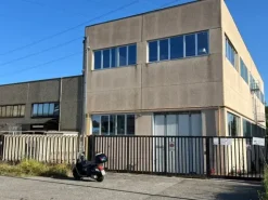#2638154 Capannone completamente ristrutturato con uffici e area esterna