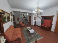 Capannone con casa annessa e ampio piazzale