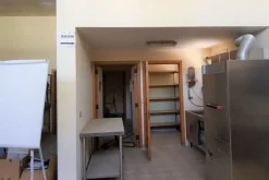 #11089 Capannone con laboratorio, negozio e zona uffici