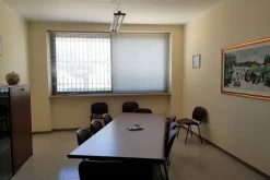 #11089 Capannone con laboratorio, negozio e zona uffici