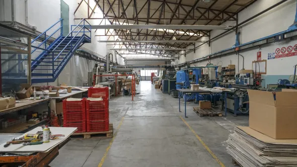 Capannone con magazzino e uffici - Colognola ai Colli