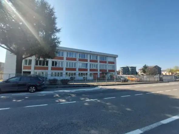 #2638989 Capannone con palazzina uffici e ampia area esterna con possibile cambio di destinazione d’uso