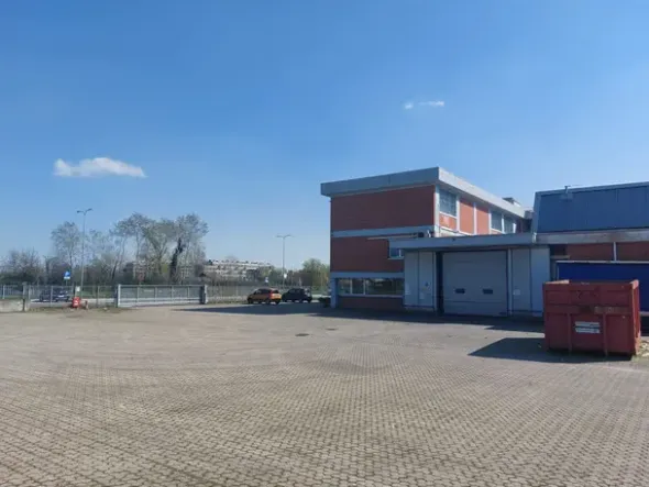 #2638989 Capannone con palazzina uffici e ampia area esterna con possibile cambio di destinazione d’uso