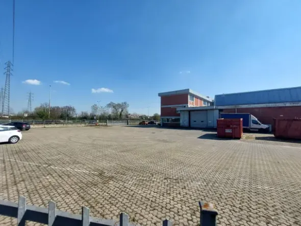 #2638989 Capannone con palazzina uffici e ampia area esterna con possibile cambio di destinazione d’uso