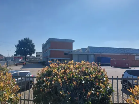 #2638989 Capannone con palazzina uffici e ampia area esterna con possibile cambio di destinazione d’uso