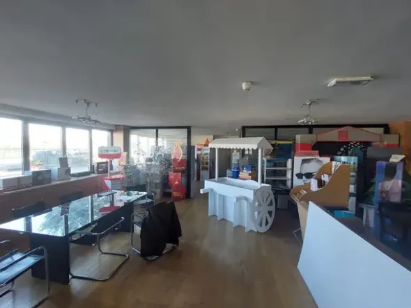 #2638989 Capannone con palazzina uffici e ampia area esterna con possibile cambio di destinazione d’uso