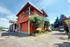 #23742 Capannone con uffici e alloggio custode