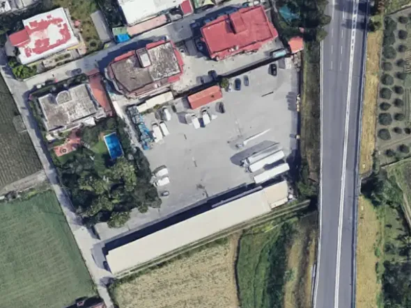 #2537535 Capannone con uffici e ampio piazzale asfaltato