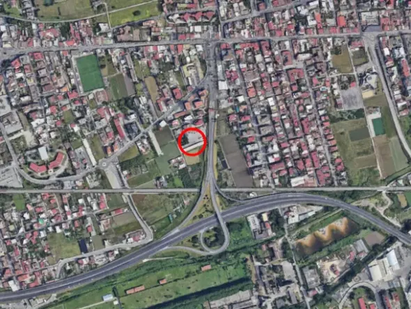 #2537535 Capannone con uffici e ampio piazzale asfaltato