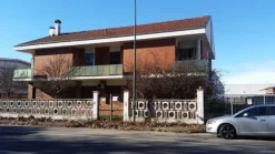#1933 Capannone con uffici e due alloggi
