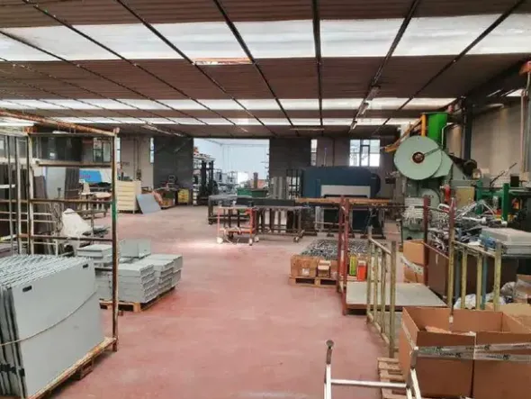 #2640071 Capannone industriale con ampia corte pertinenziale